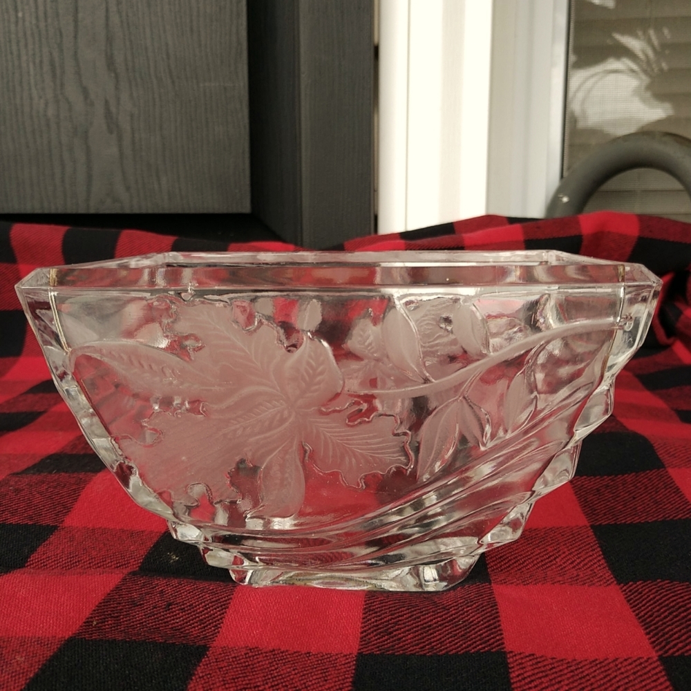 🌳VTG. Crystal Clear Oak Leaf Oblong Vase Beveled - Picture 8 of 9